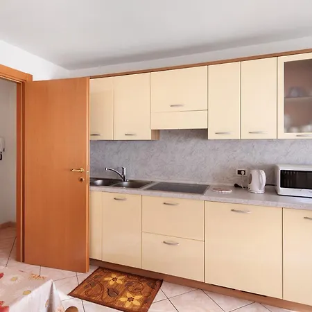 Gg 3 Apartment